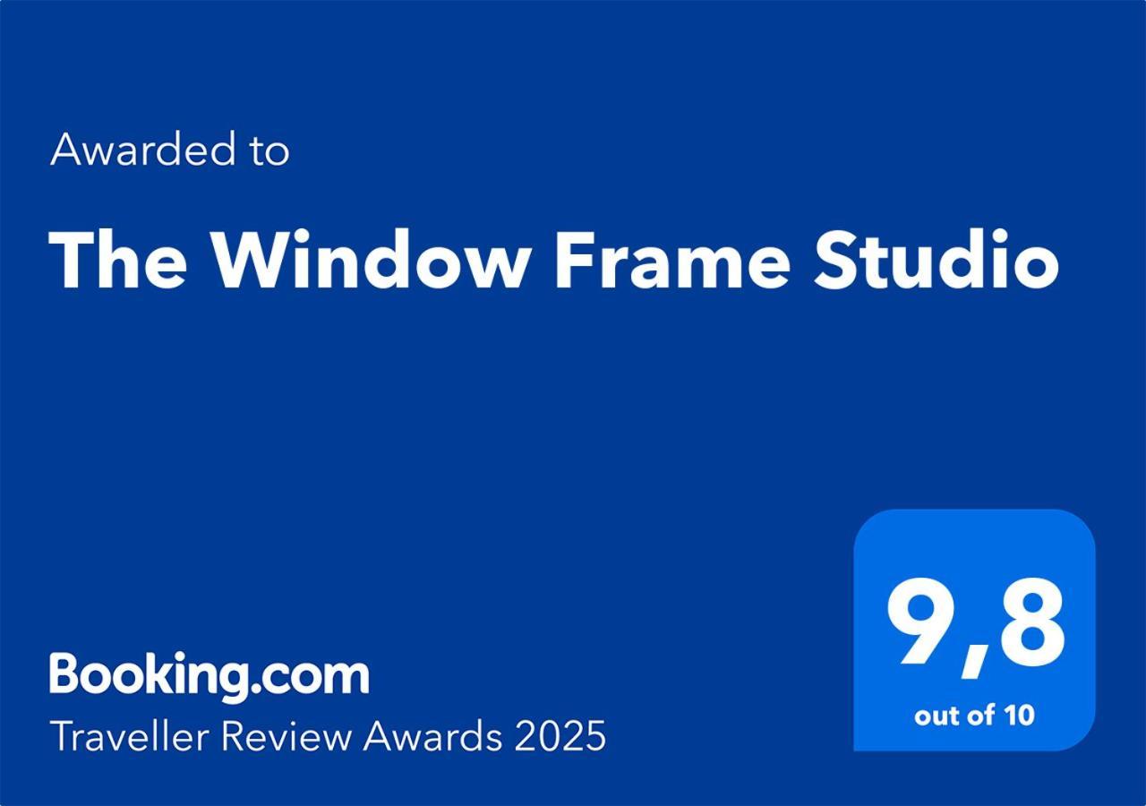 The Window Frame Studio Атина Екстериор снимка